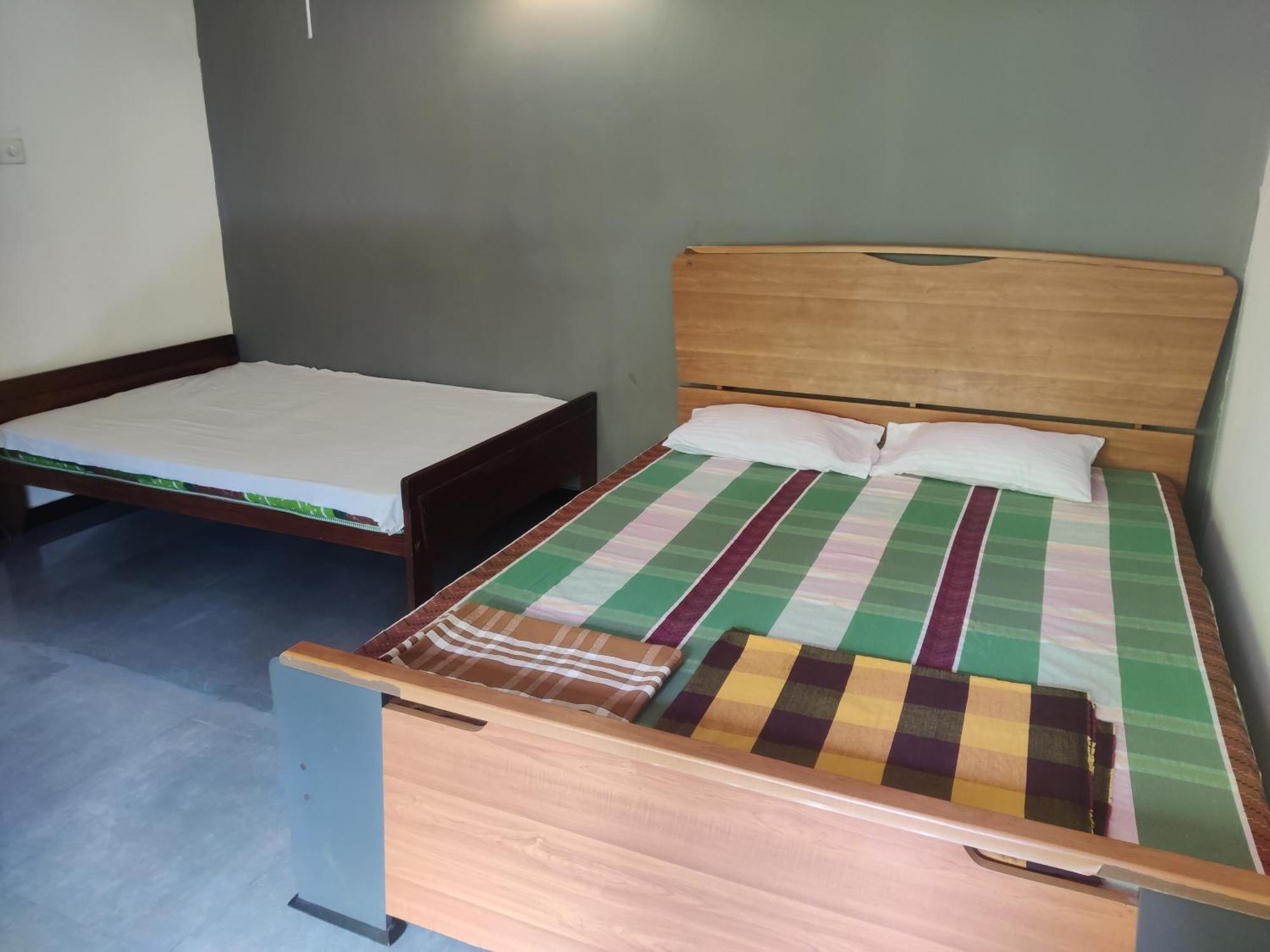 Enoch Guest House Mannar Exterior photo