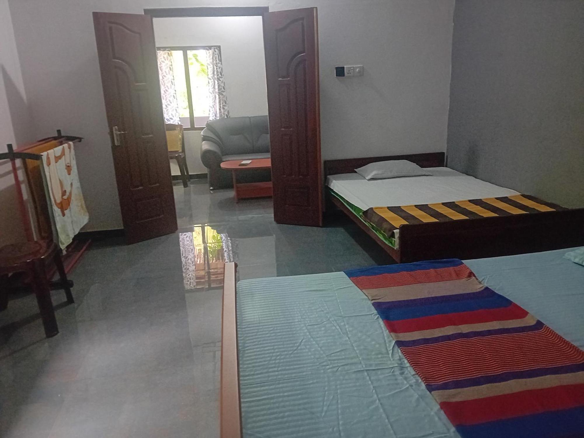 Enoch Guest House Mannar Exterior photo