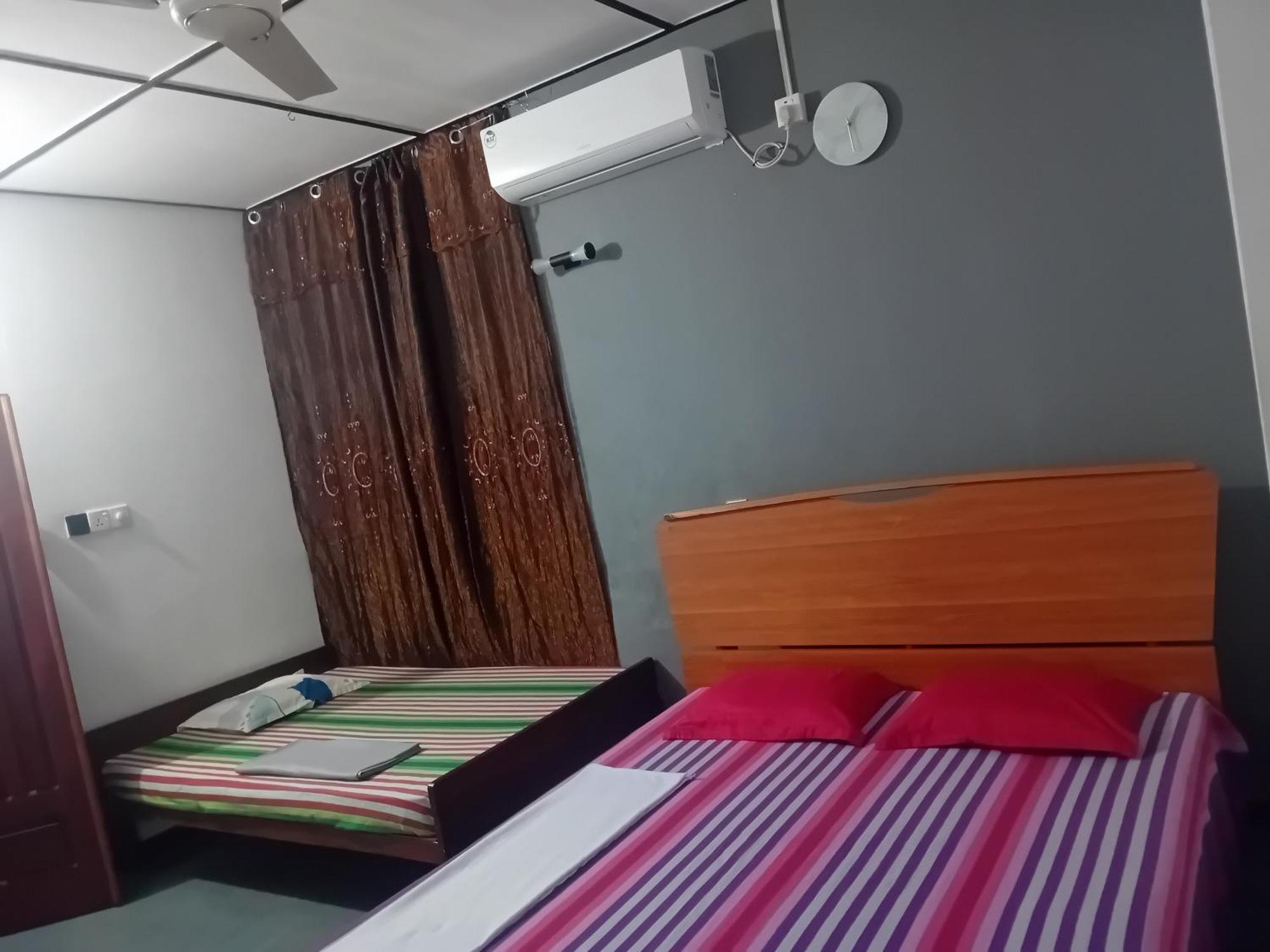 Enoch Guest House Mannar Exterior photo